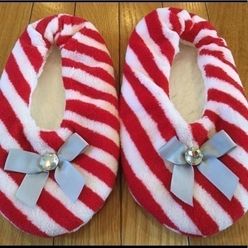 Justice Candy Cane Stripe Slippers Medium 3 4 5 6